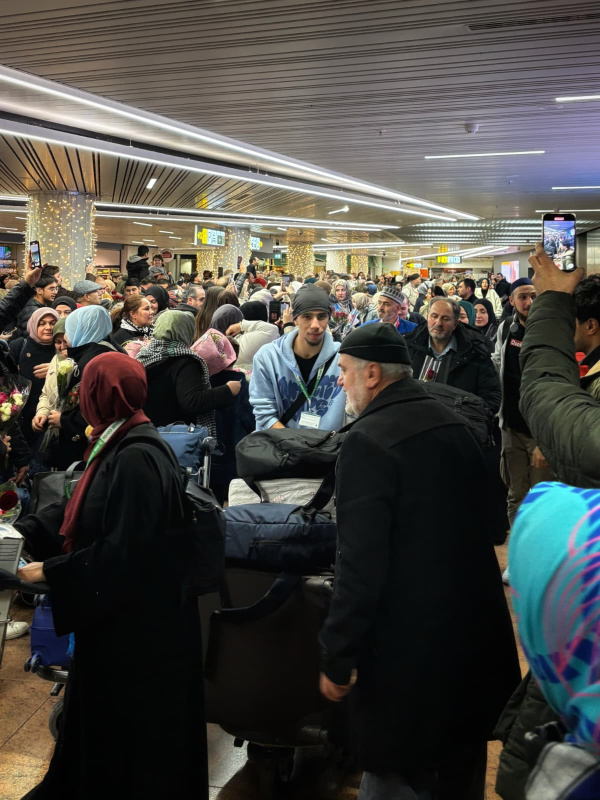İki kafile halinde gelen umrecilerimiz coşkuyla karşılandı